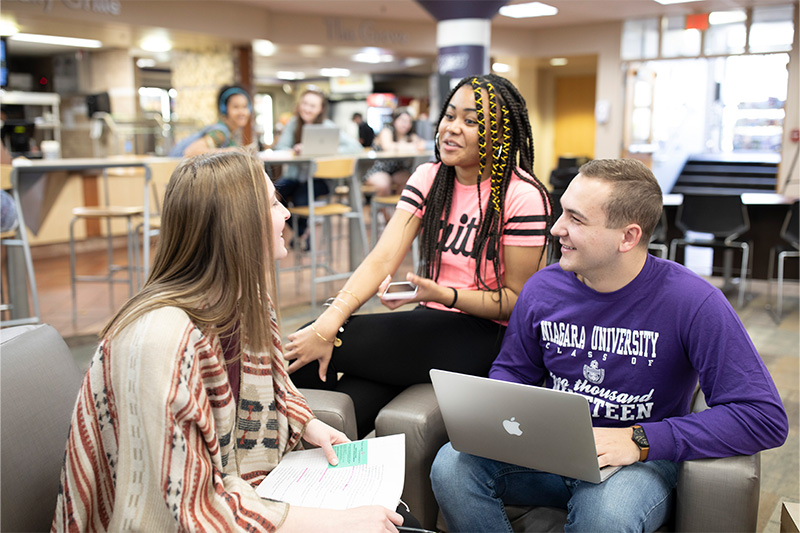 Students sitting in Gally